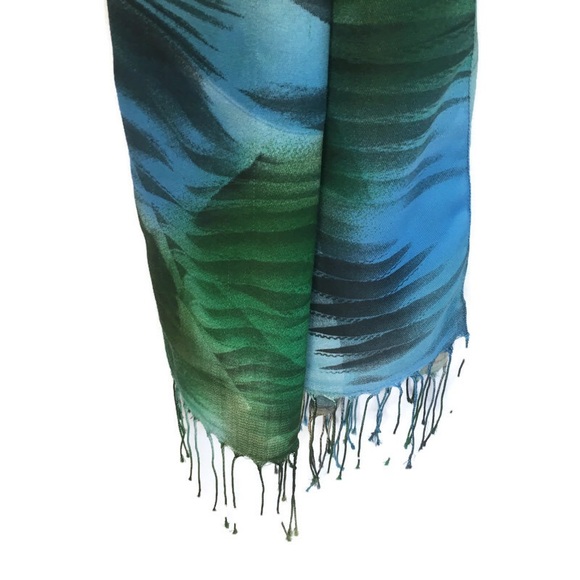 Scarf with abstract pattern in blues & green - Picture 5 of 10